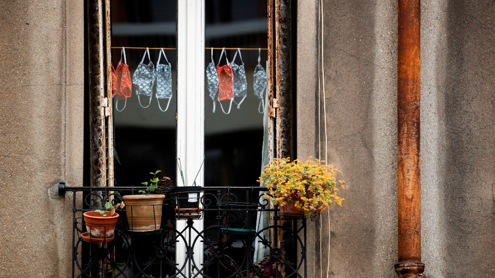 Francia prevé poner esta semana a la venta 26 millones de mascarillas de tela