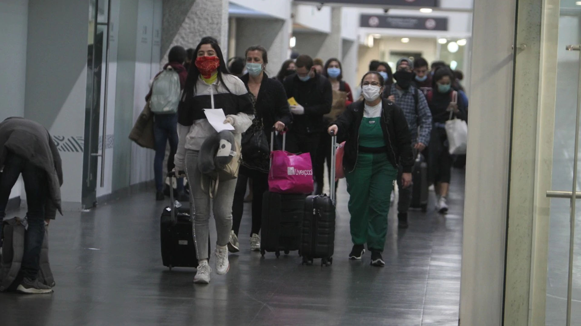 Suman 9 mil 768 mexicanos retornados por crisis de COVID-19