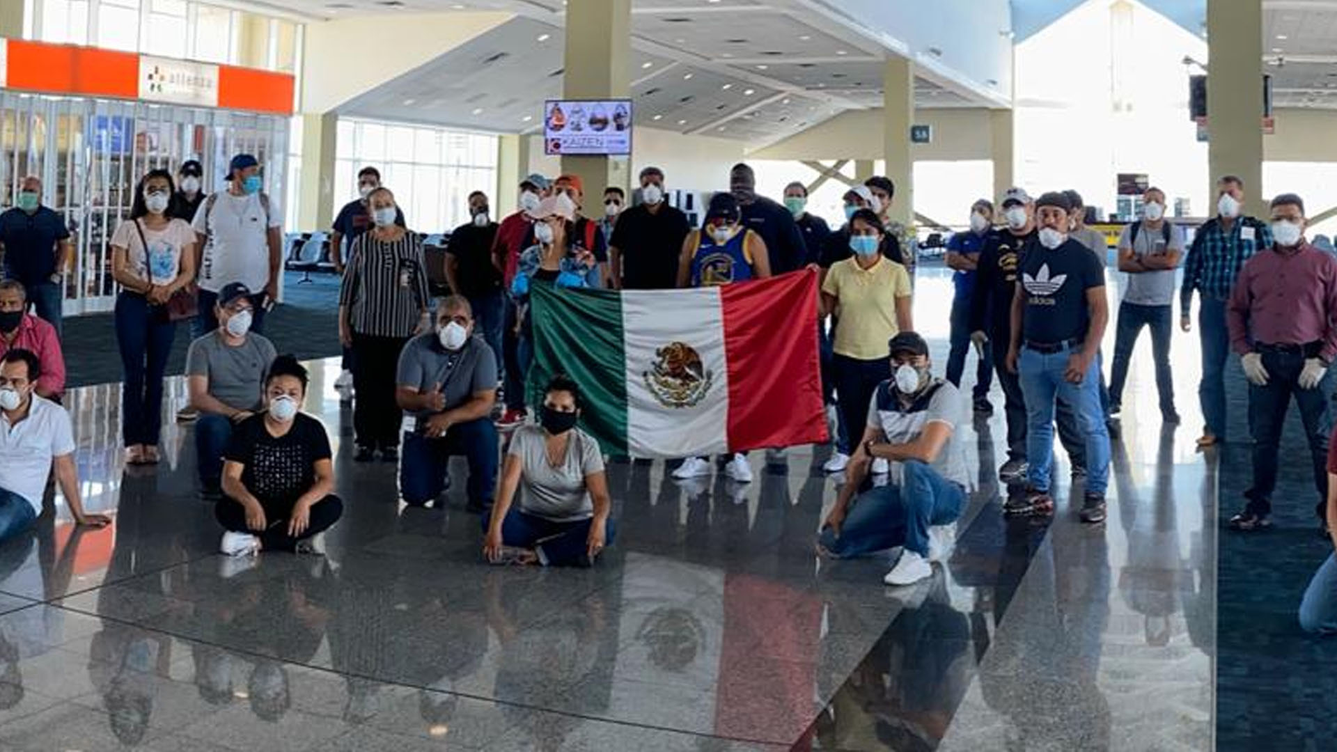 Van 10 mil 997 connacionales retornados a México por crisis de COVID-19