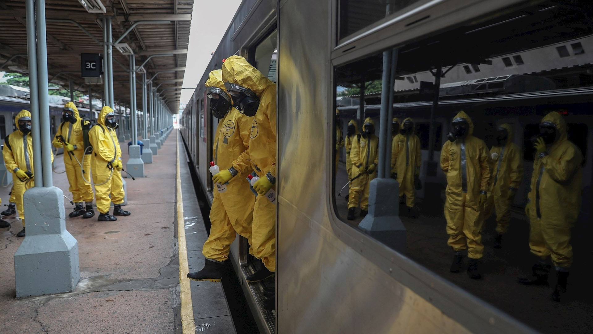 Suman 130 mil 885 muertos por COVID-19 en todo el mundo