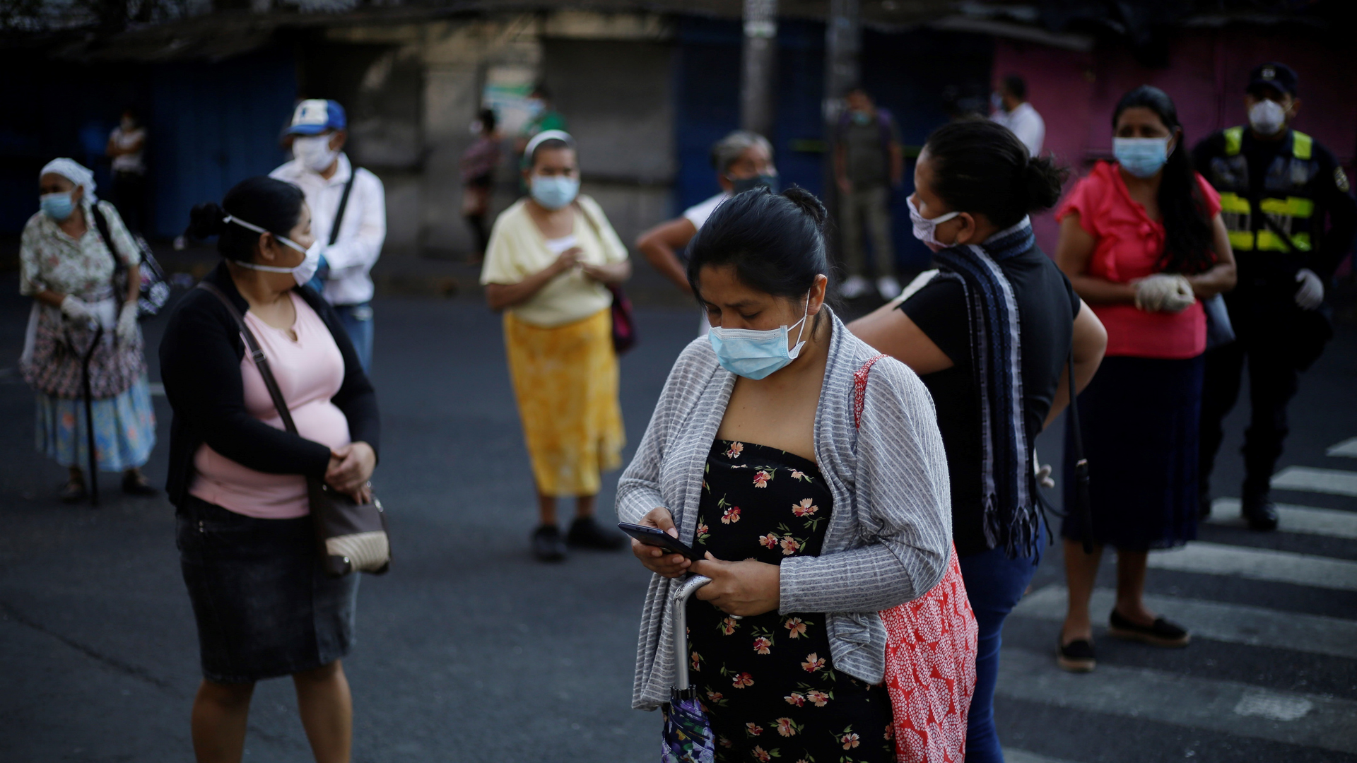 Cepal alerta afectación a derechos de mujeres por pandemia