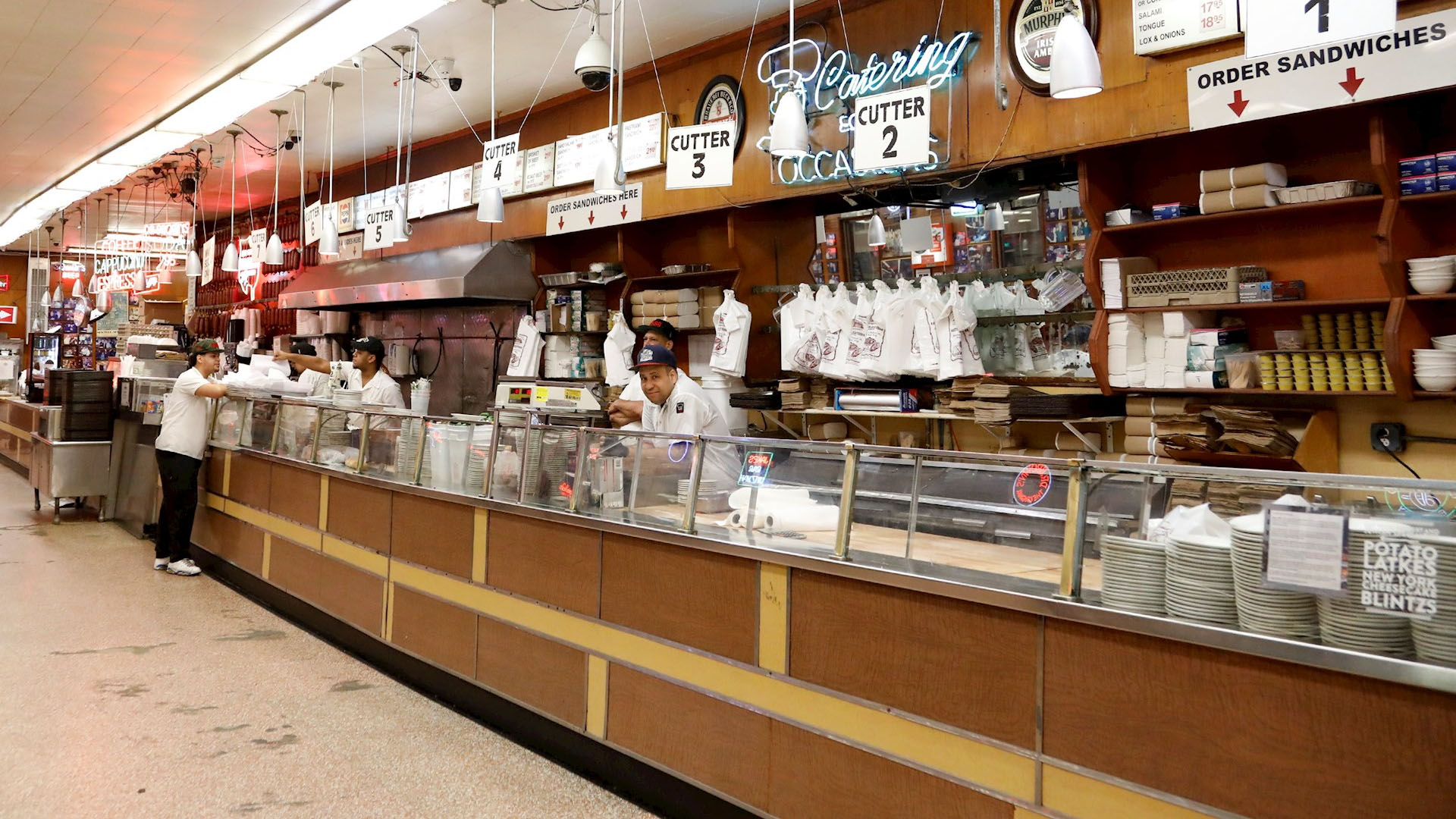 Nueva York lanza programa de apoyo a negocios locales por COVID-19