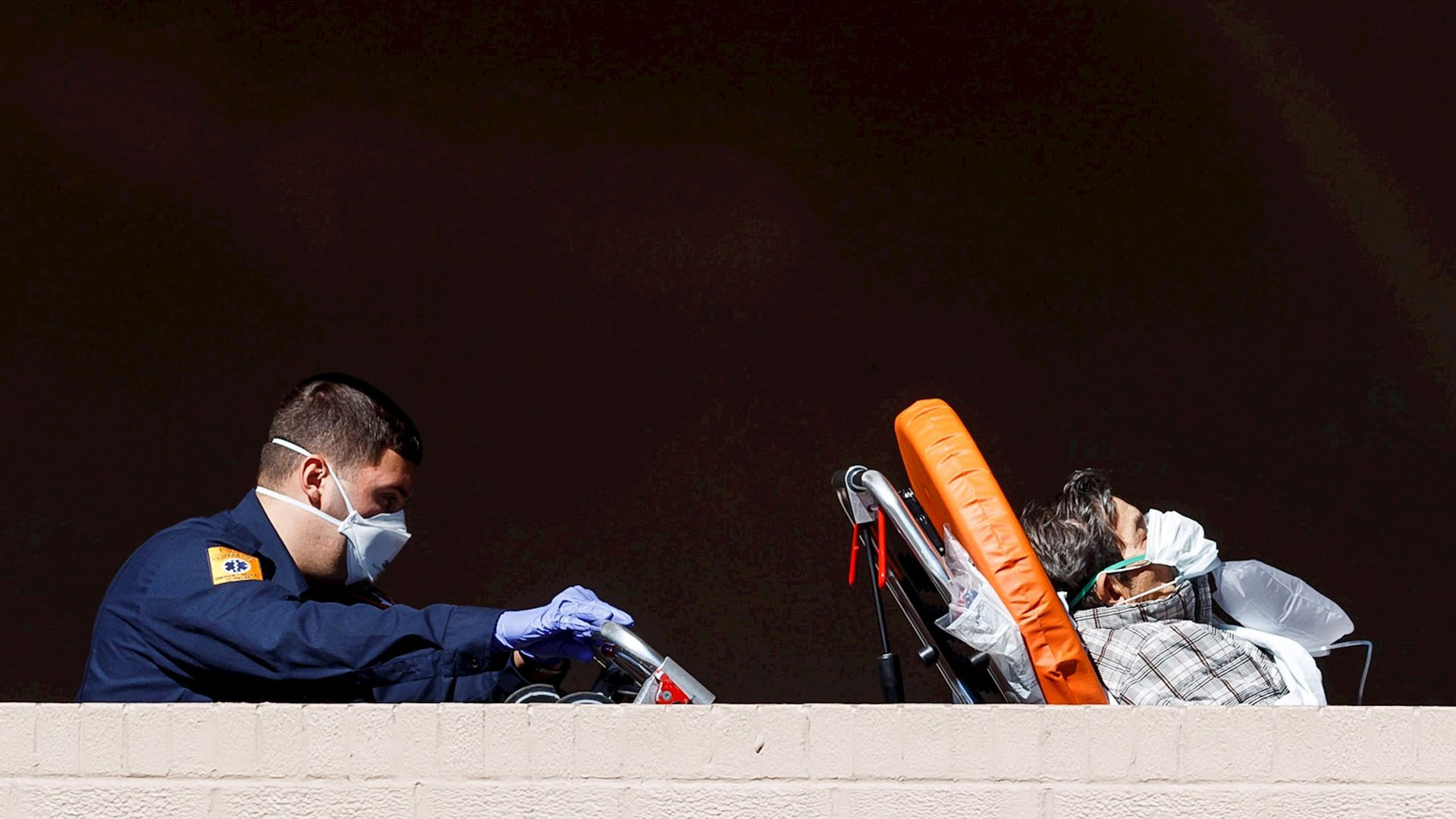 Con 16 mil muertes, Nueva York prevé pico de casos por COVID-19 a finales de abril