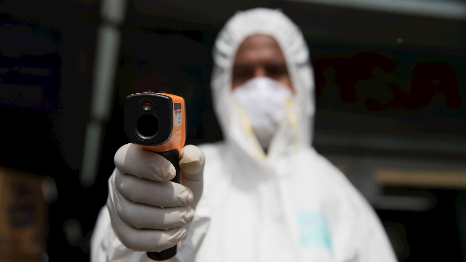 COVID-19 estará con nosotros durante largo tiempo, reitera la OMS