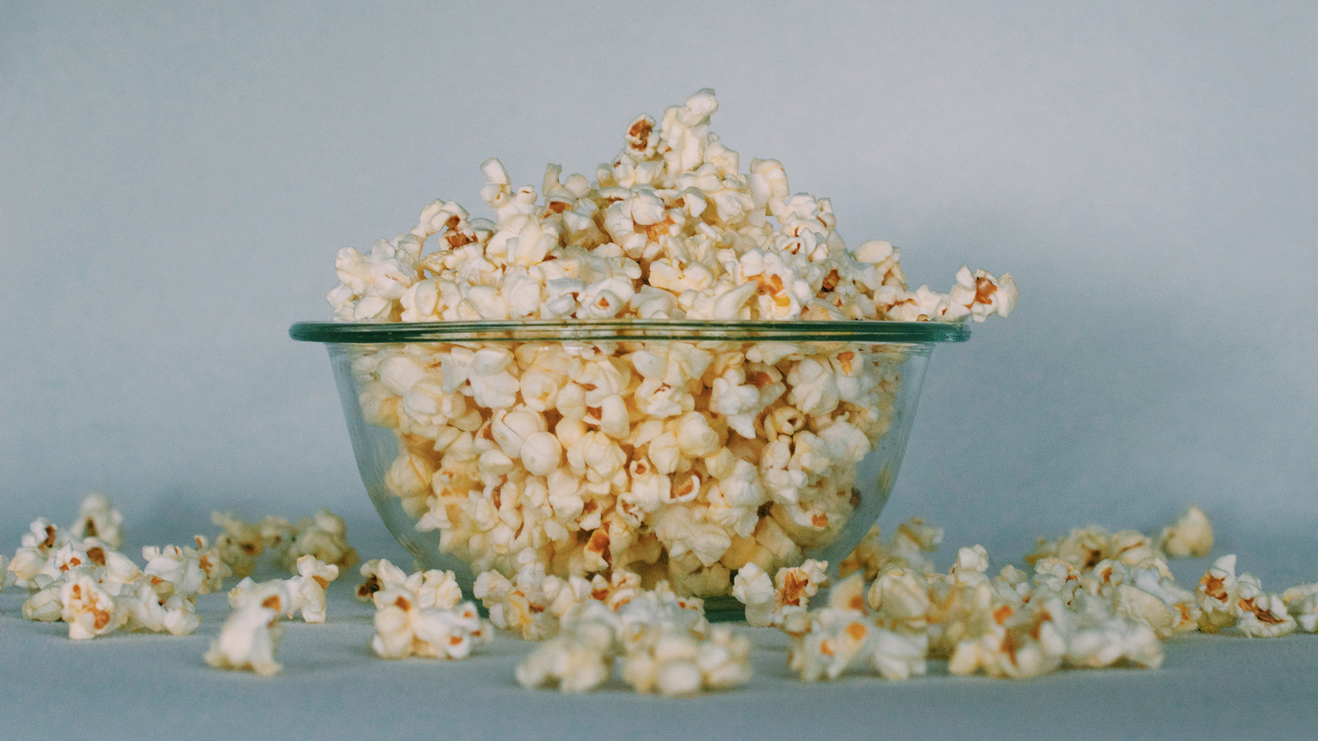 Del Toro pide a estrellas que recomienden películas para la cuarentena