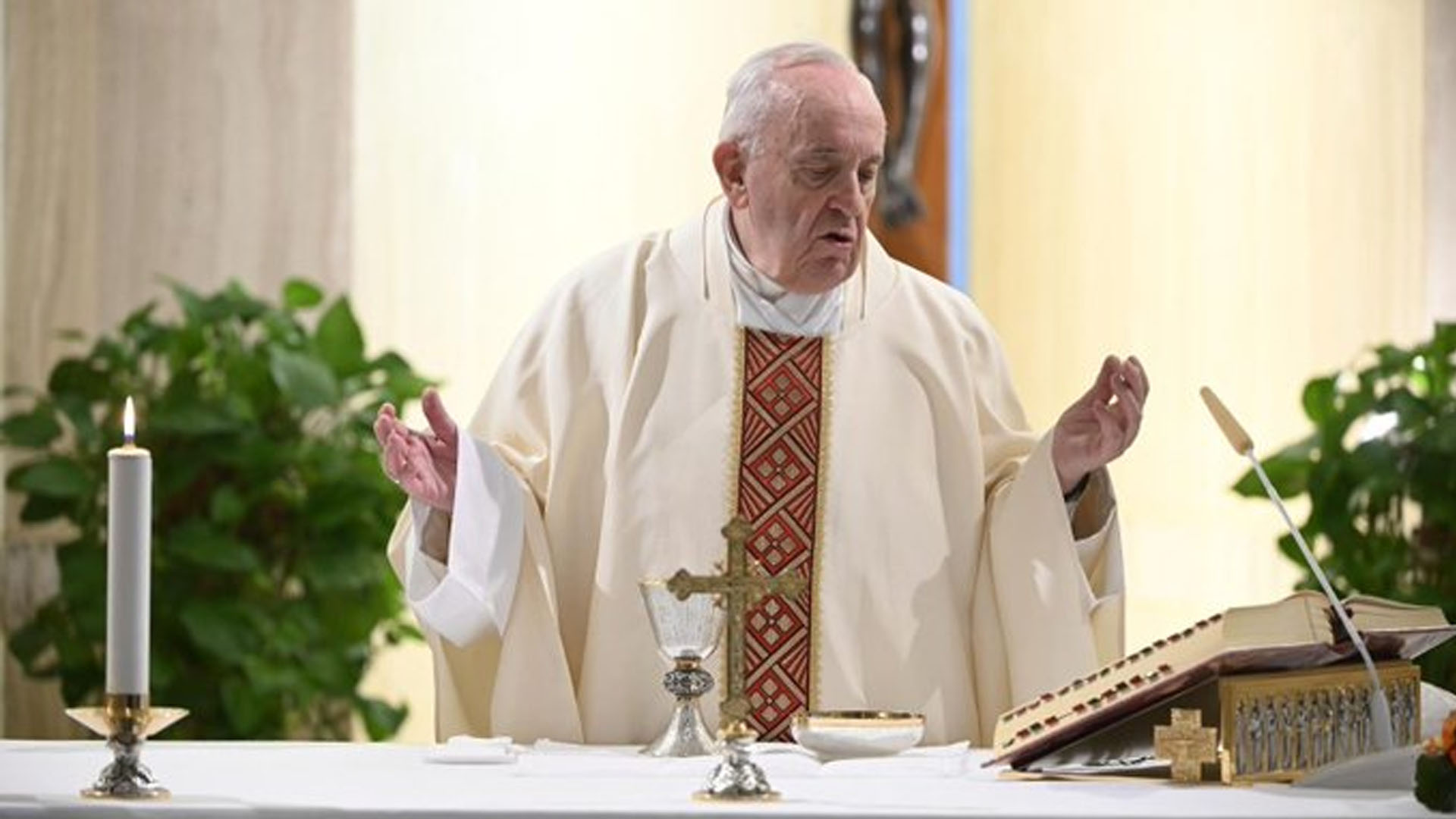 Papa Francisco pide respetar cuarentena para que COVID-19 “no regrese”