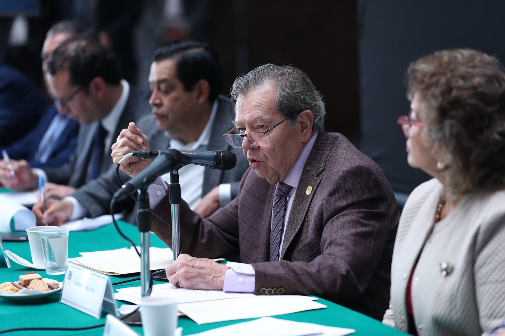 Muñoz Ledo denuncia amenazas desde la Consejería; Scherer las niega