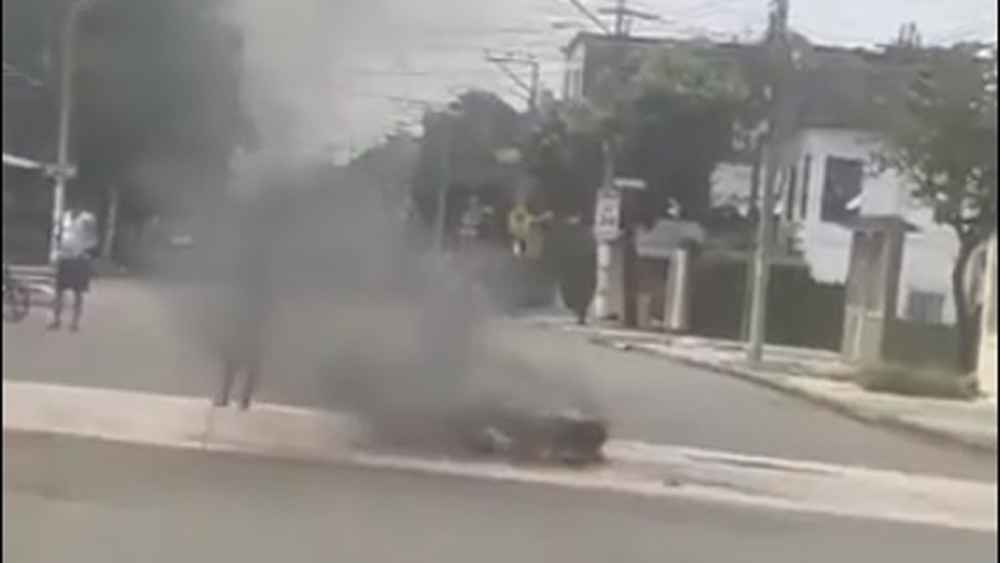 Ecuador niega que quemas callejeras sean de cadáveres