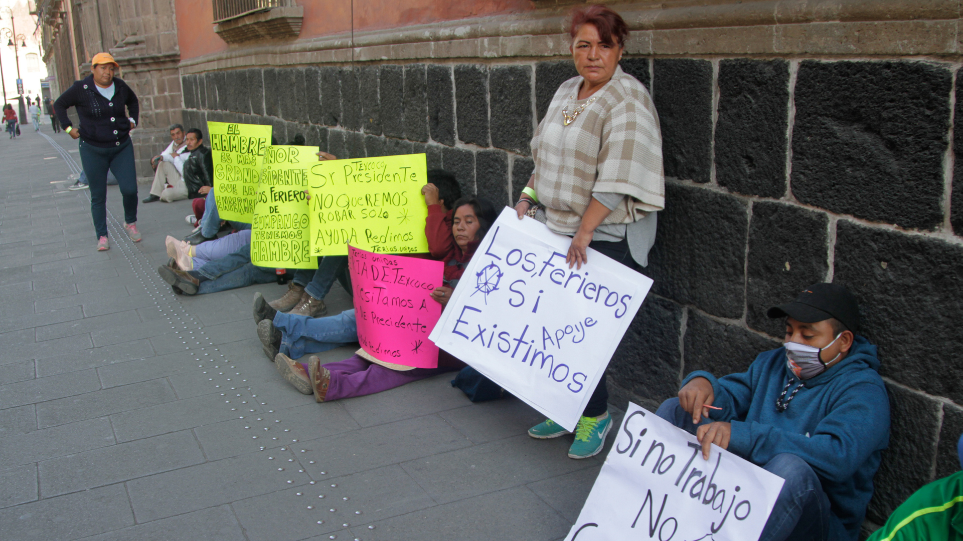 Ferieros y cirqueros exigen apoyos económicos a López Obrador - protesta-de-ferieros-y-cirqueros