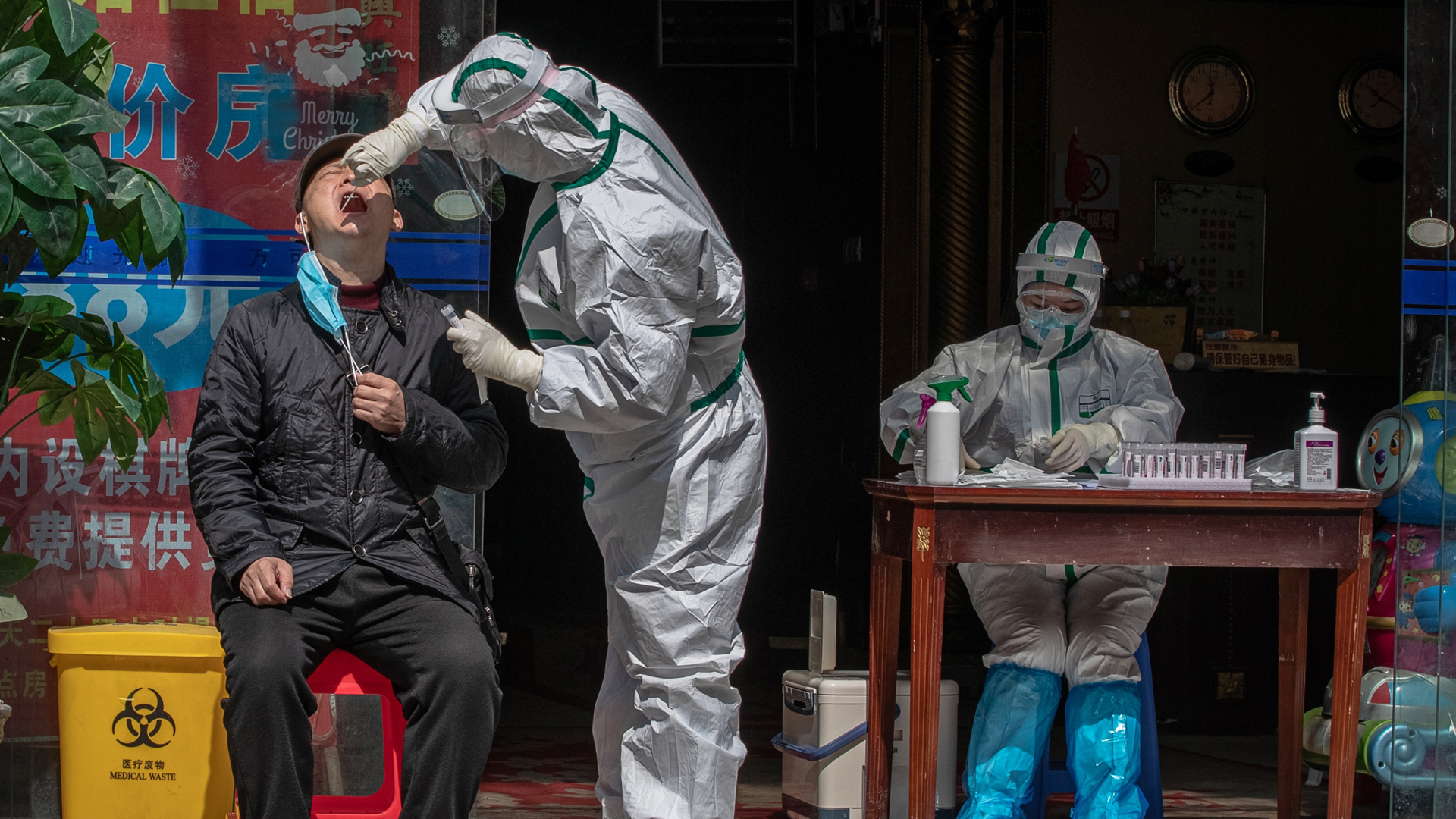 Repuntan los casos importados de COVID-19 en China