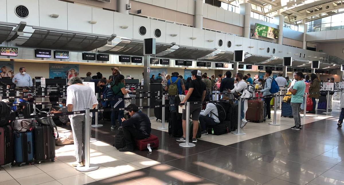 SRE insta a mexicanos en el extranjero a aprovechar últimos vuelos por COVID-19