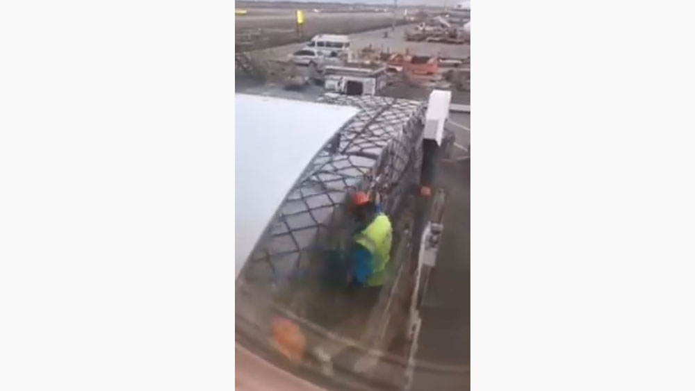 Sale de China rumbo a México carga de insumos médicos para COVID-19