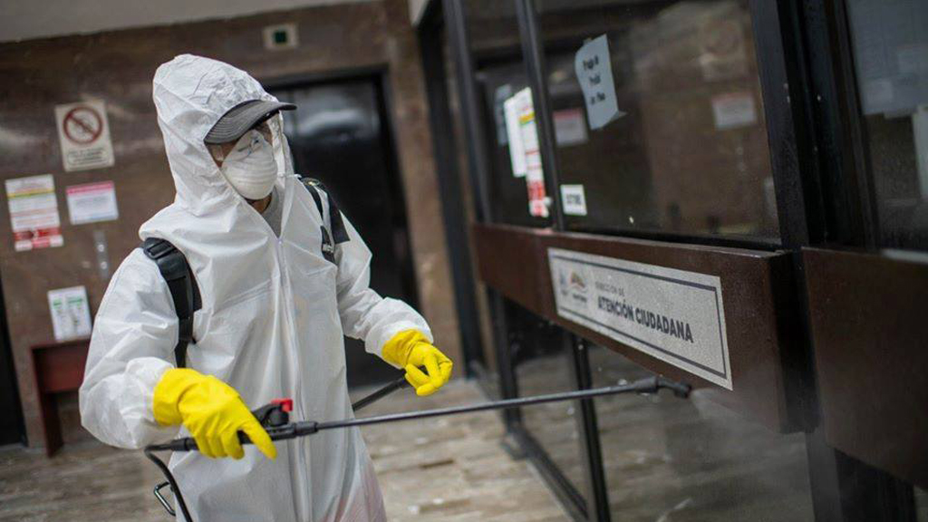 Sanitizan espacios públicos de Monterrey contra COVID-19 - sanitizacion-de-oficinas-publicas-de-monterrey