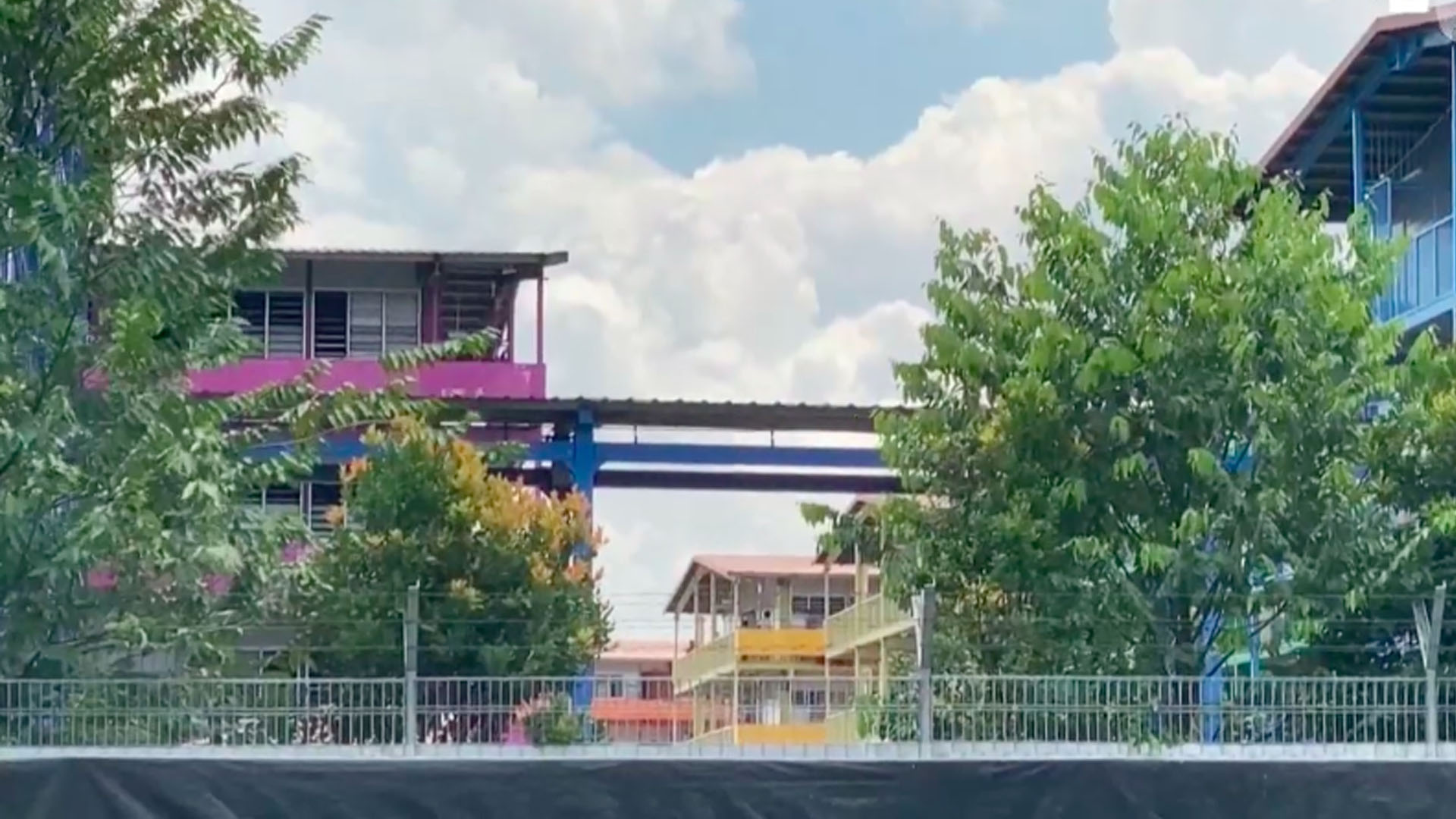 El repunte de COVID-19 muestra la cara oculta de la rica Singapur