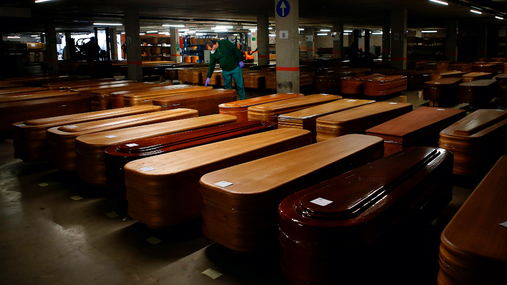 España supera las 10 mil muertes por COVID-19 tras nuevo máximo diario España supera las 10 mil muertes por COVID-19 tras nuevo máximo diario