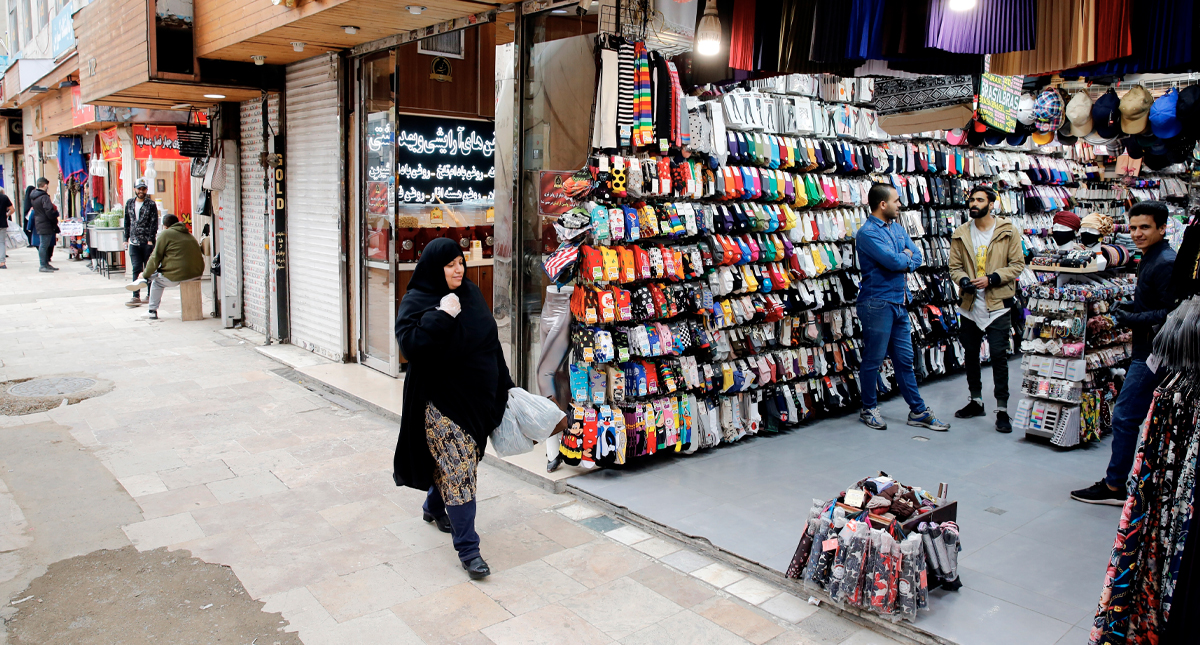 Reabren pequeños negocios en Teherán tras un mes de cierre por COVID-19