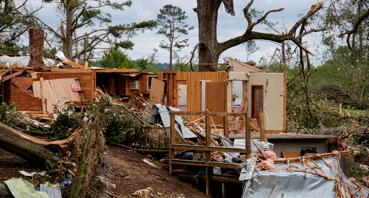 Tornados que afectaron al sur de EE.UU. dejaron al menos 20 muertos
