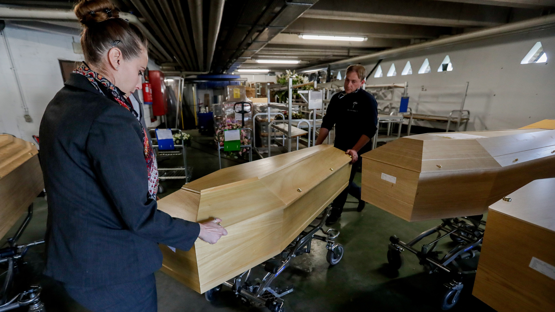 Muertes por COVID-19 en el mundo ascienden a 135 mil 163