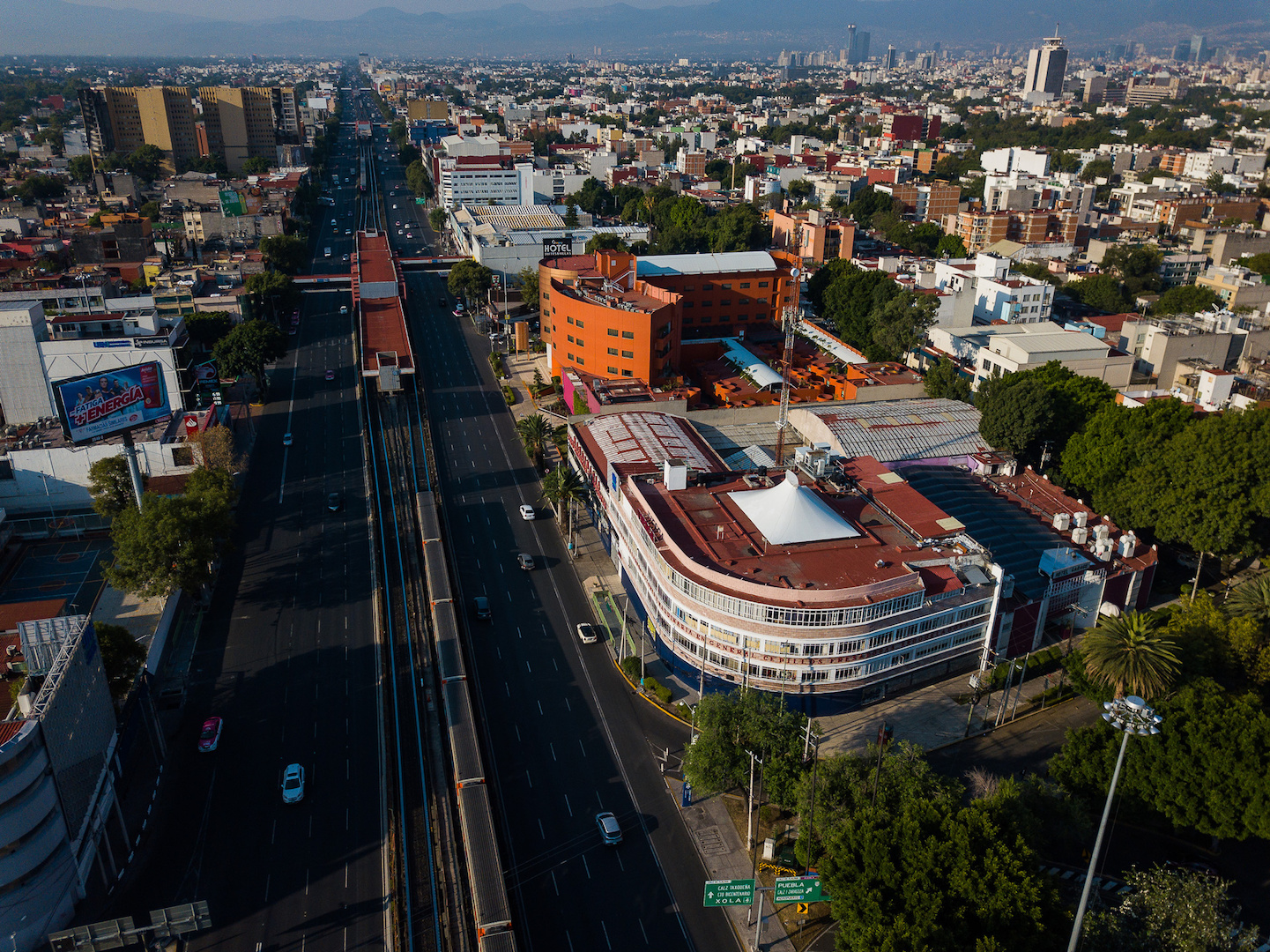 Al menos 200 automovilistas amonestados por Hoy No Circula extendido en CDMX