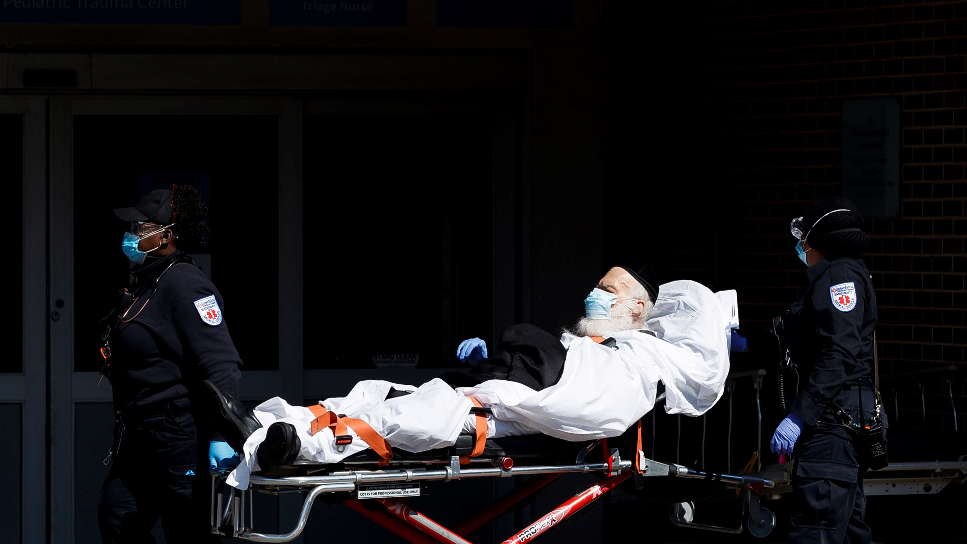 Descienden en Nueva York nuevos contagios y muertes por COVID-19