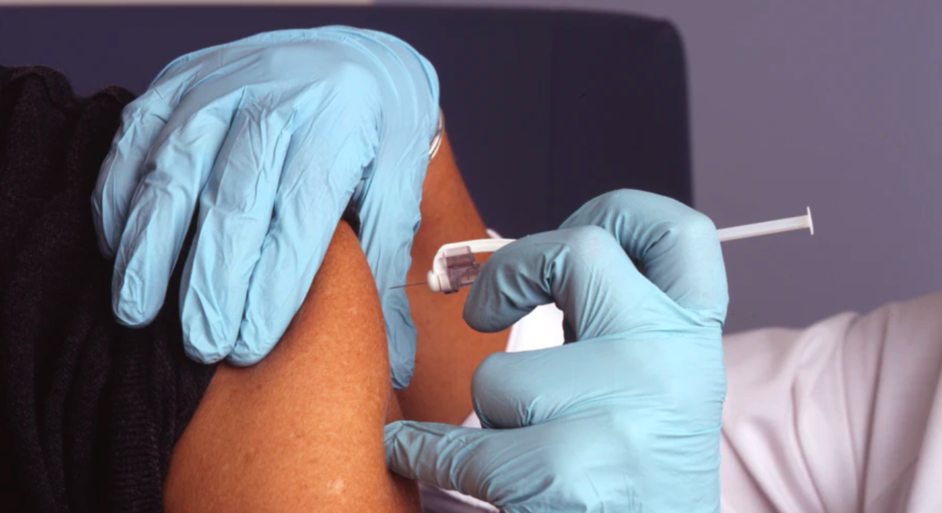 Fármaco en fase de pruebas podría bloquear efectos del COVID-19