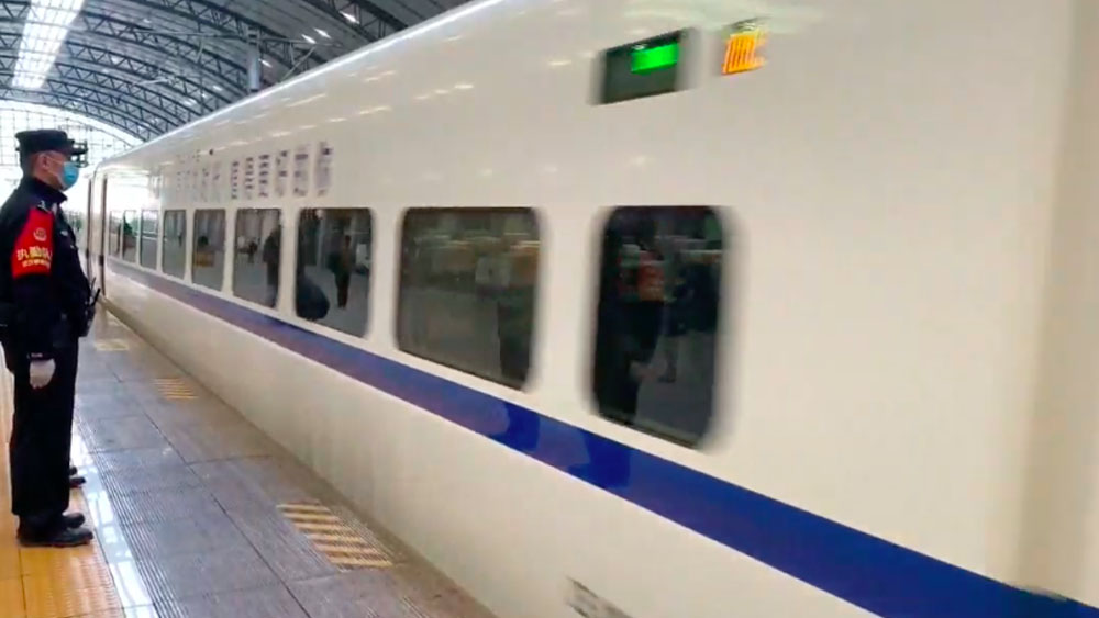 Sale el primer tren de Wuhan tras once semanas de cuarentena