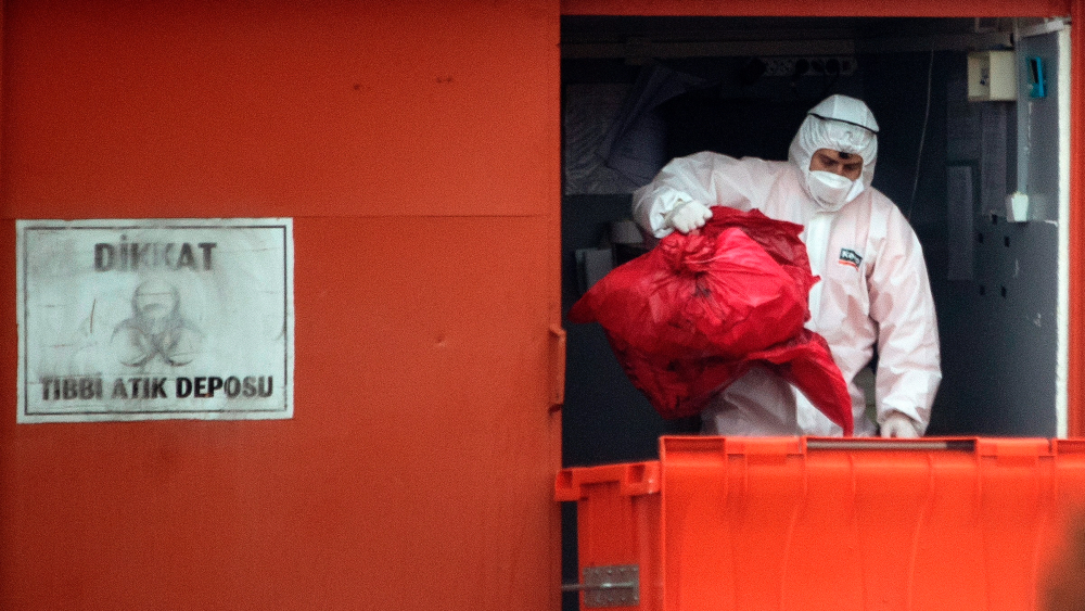 Turquía impone toque de queda a jóvenes menores de 20 años por COVID-19