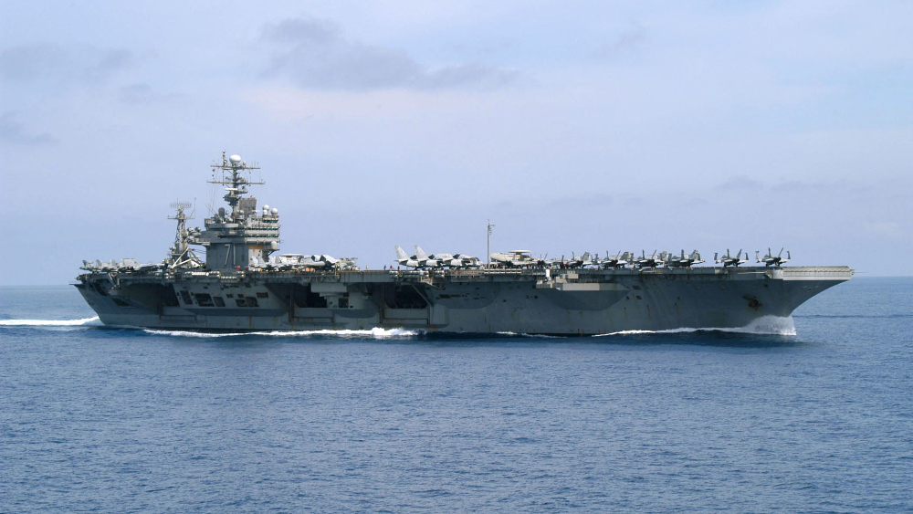 Habrá nueva investigación en portaaviones de EE.UU. tras 940 casos de COVID-19