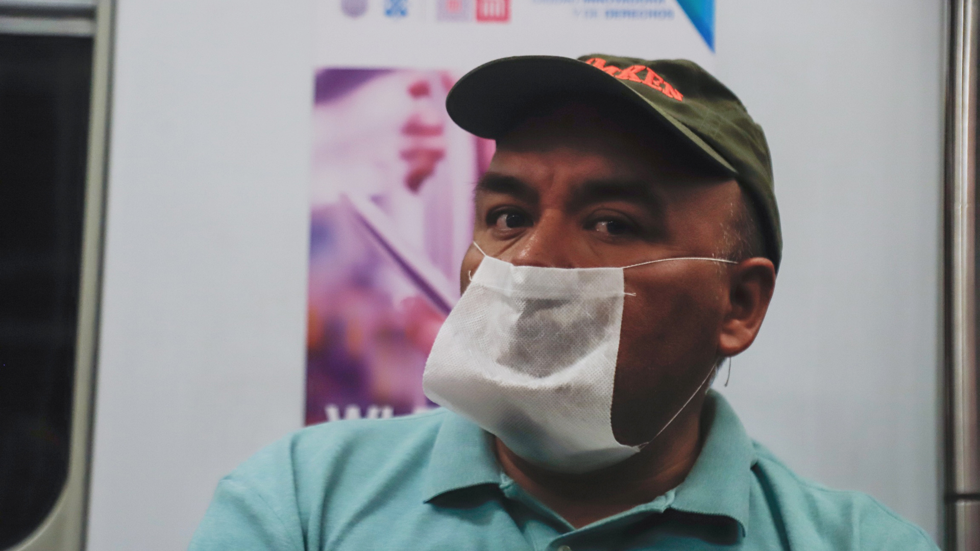 Piden a usuarios del transporte público capitalino usar cubrebocas correctamente en todo momento