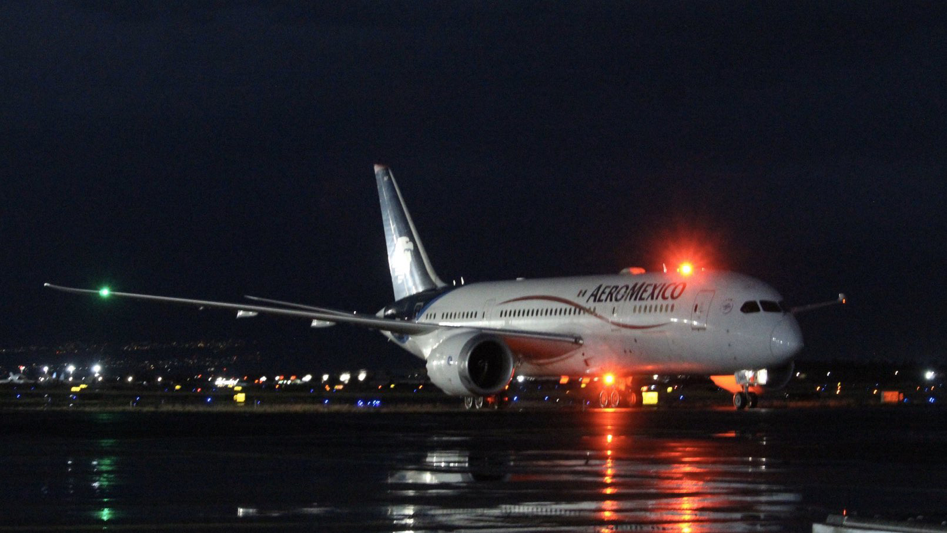 Llega a México séptimo vuelo con insumos médicos contra COVID-19 - vuelo-amx9839-de-aeromexico