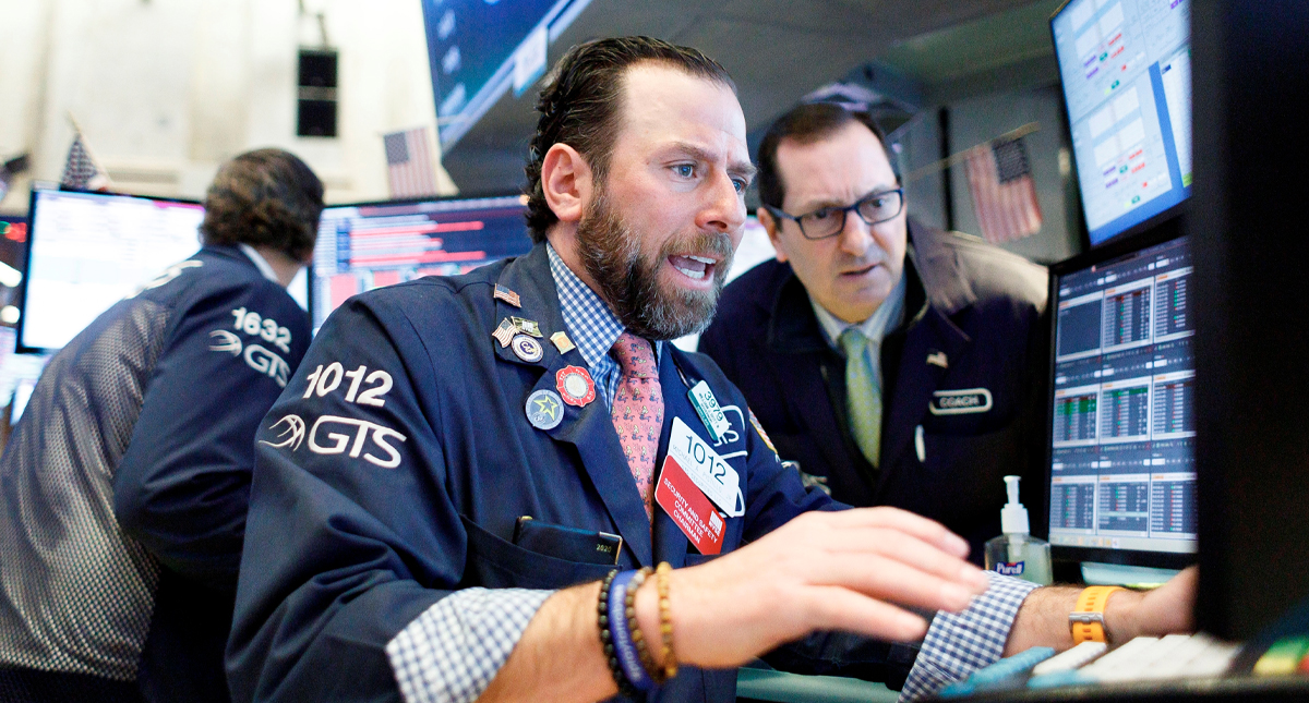 Wall Street vuelve a caer arrastrado por desplome del petróleo