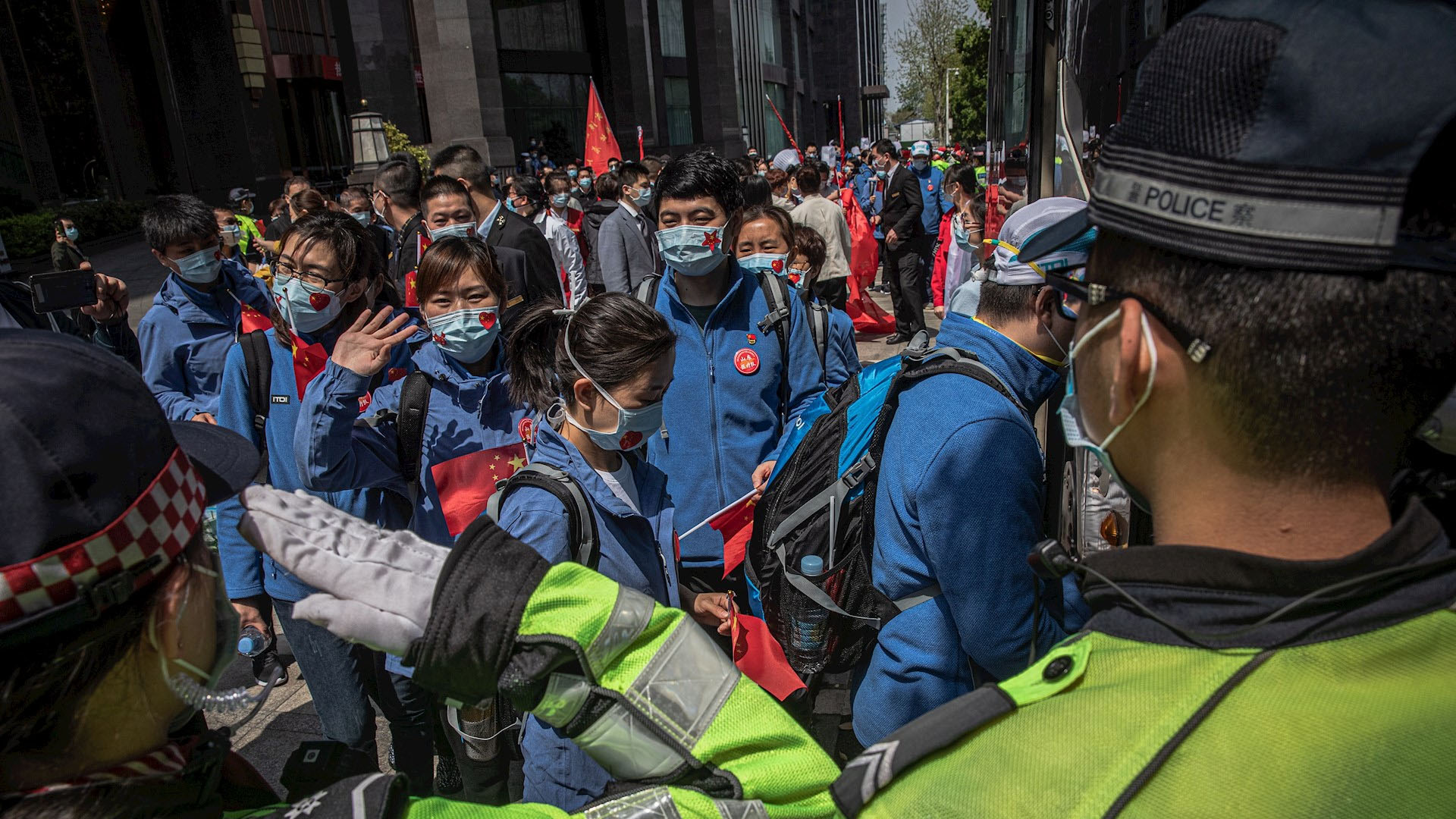 Wuhan despide a médicos que acudieron a luchar contra el COVID-19 - wuhan-medicos-coronavirus-covid-19