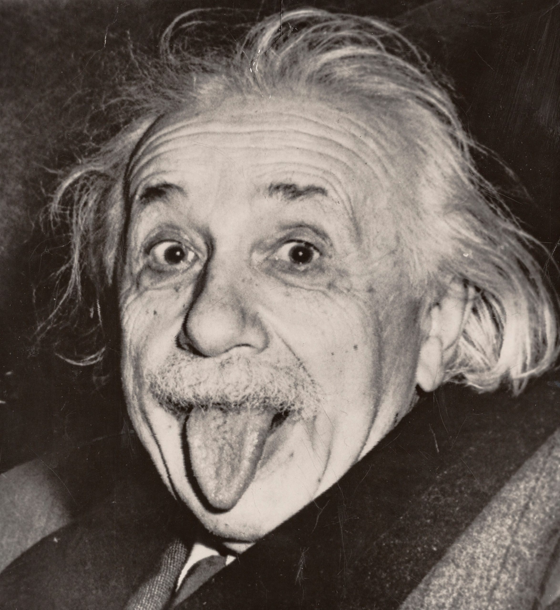 Subastarán la copia más antigua de la foto de Einstein sacando la lengua - 1974a5326c105a9aaf9d74cf9e659286d577f2db-scaled