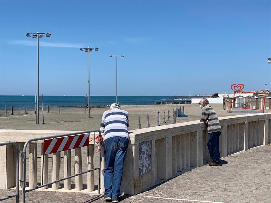 #Fotos El litoral italiano, entre el temor y la esperanza ante su peor temporada - 5314e0a5695751366976dd5525b6312db0232b3aw