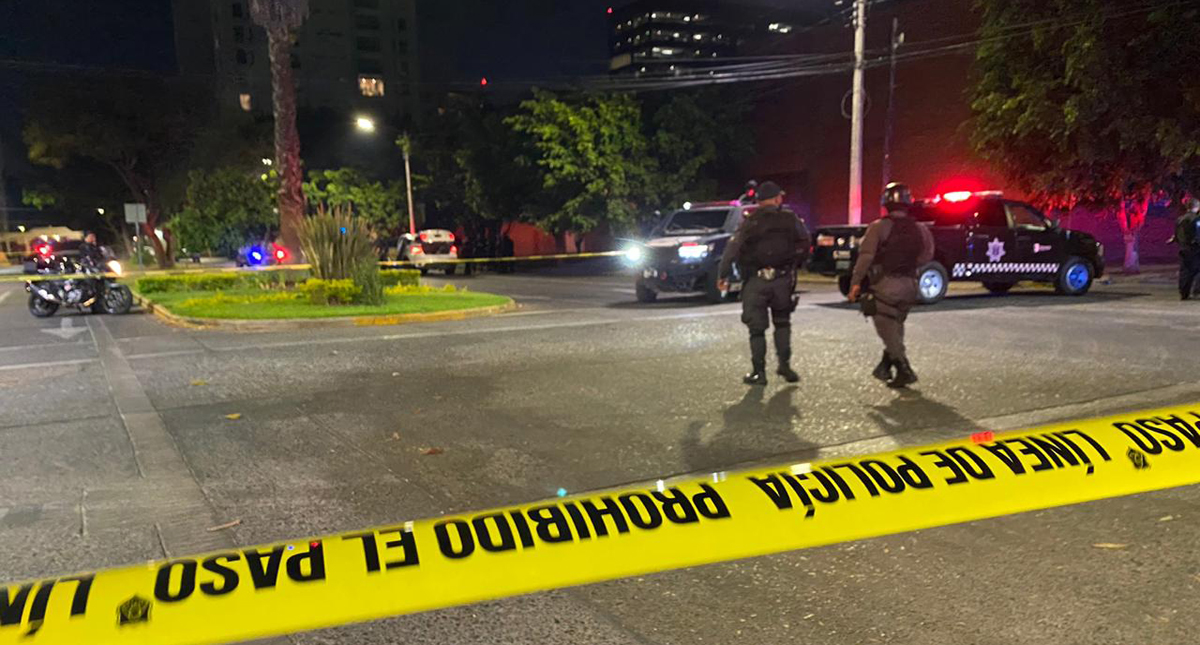 Sujetos balean a adolescente en Guadalajara