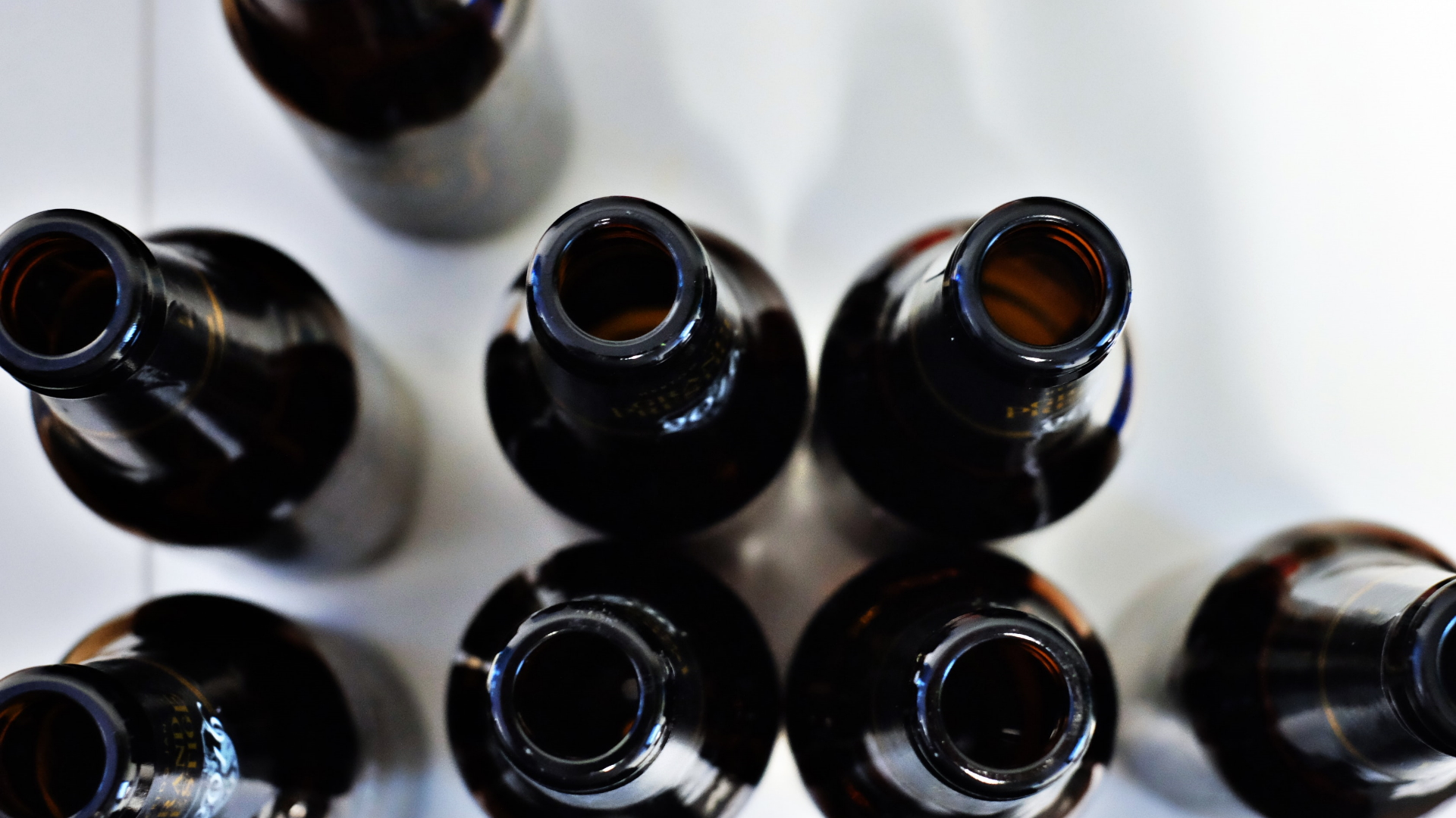 Suman 40 muertos por consumo de alcohol adulterado en Jalisco