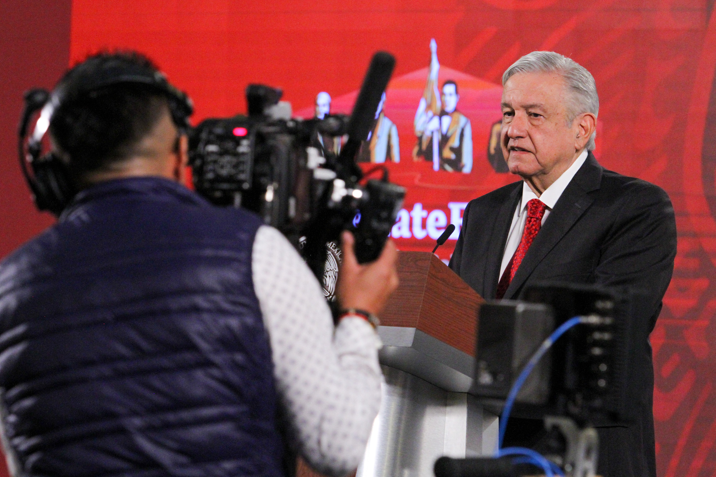 Ofrece disculpas AMLO a médicos del país; conferencia (11-05-2020)