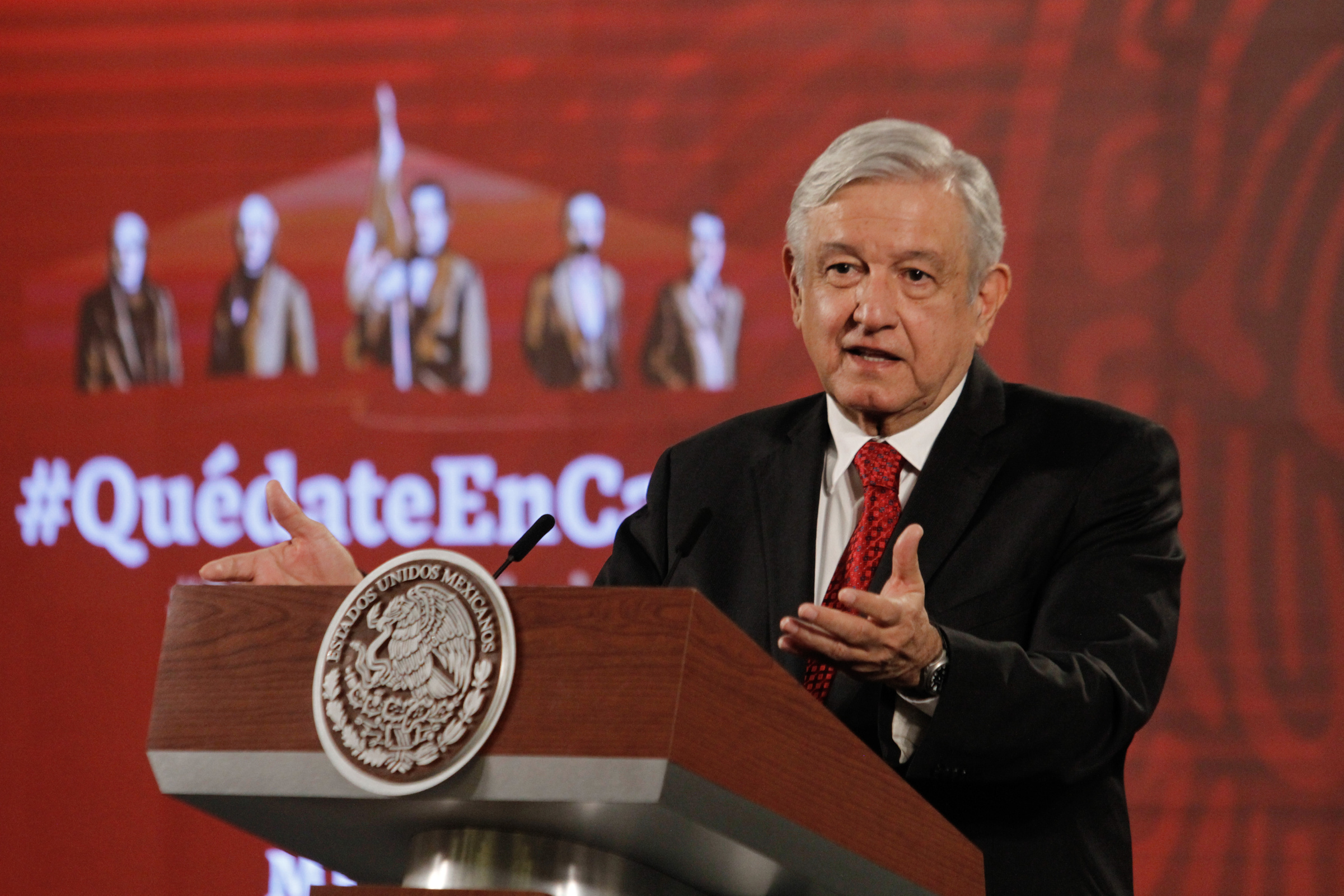 “Yo no tengo confrontación con los medios. Son los medios los que atacan al gobierno”: AMLO (18-05-2020)