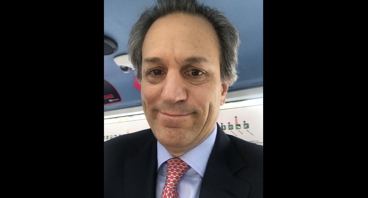 Antonio del Valle da positivo a COVID-19 tras segunda prueba