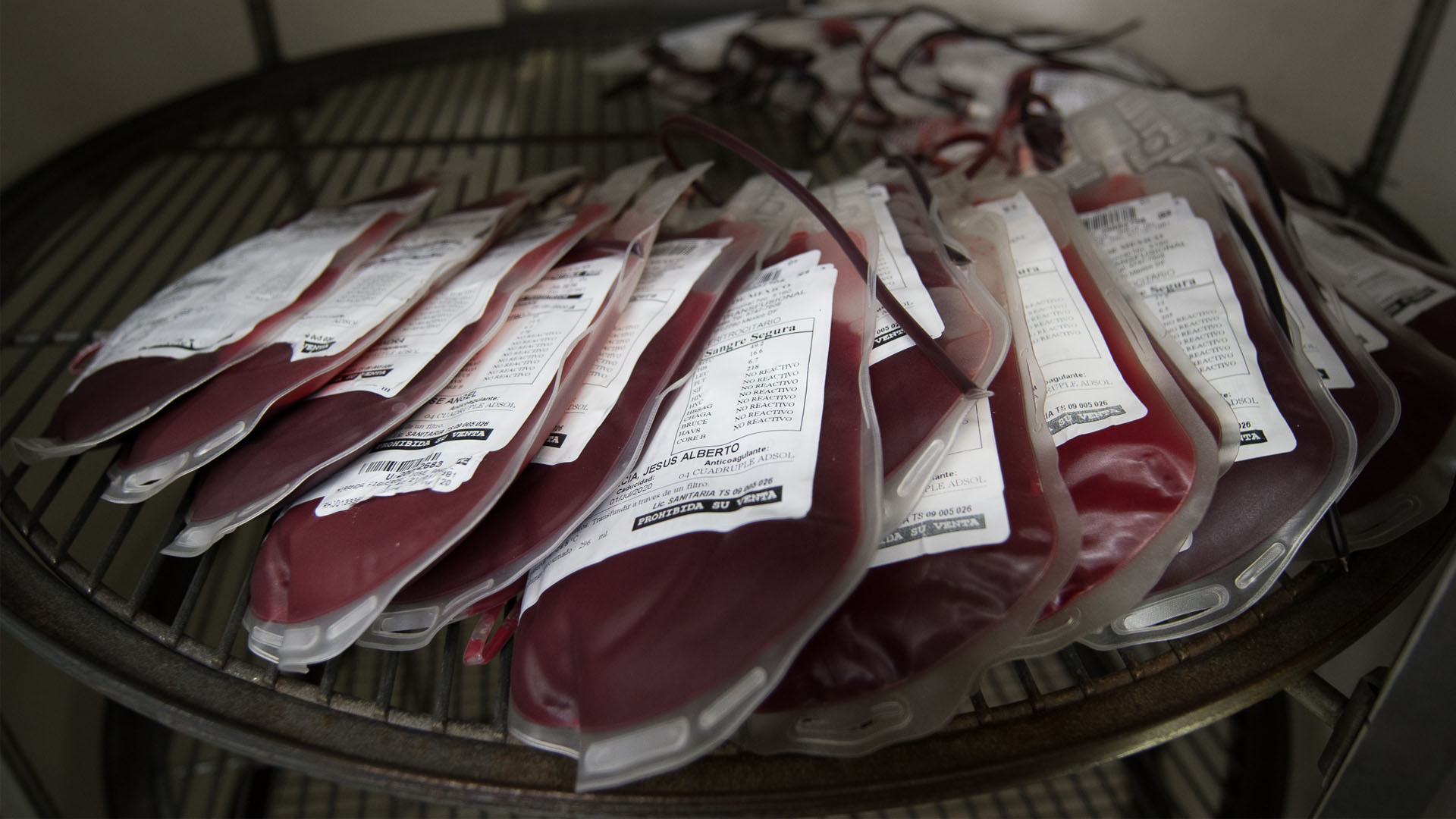 Alertan por baja afluencia de donadores de sangre ante crisis por COVID-19