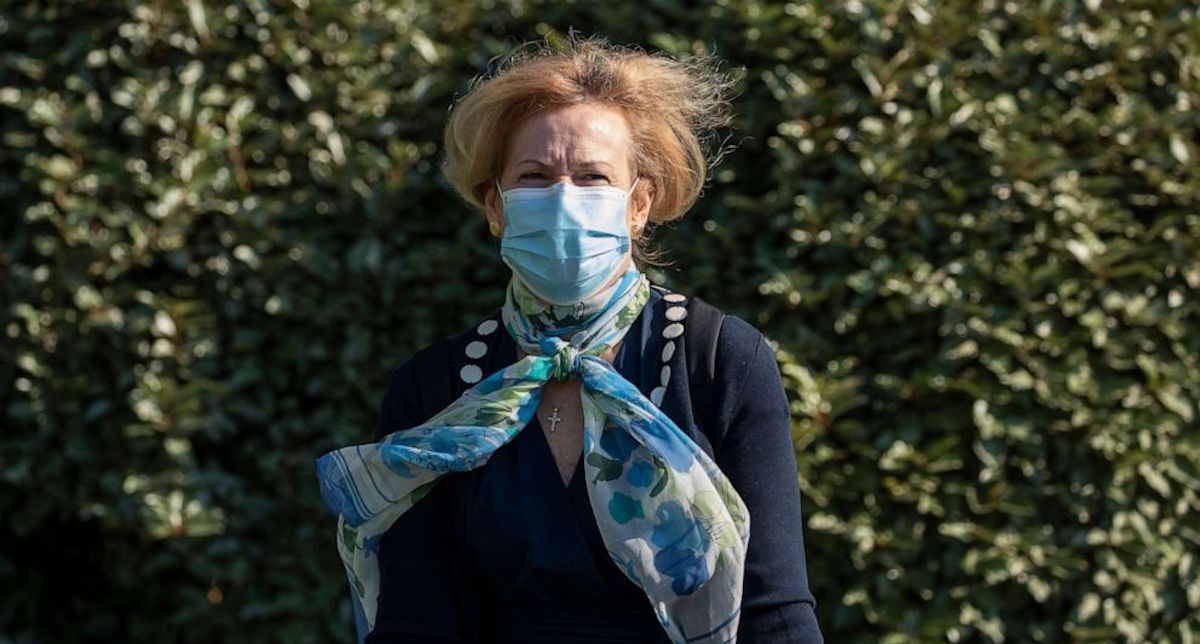 Deborah Birx, experta de la Casa Blanca, insiste en uso de máscara para prevenir COVID-19