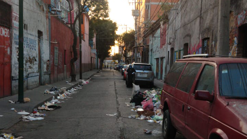 Hallan cadáver embolsado en la colonia Morelos