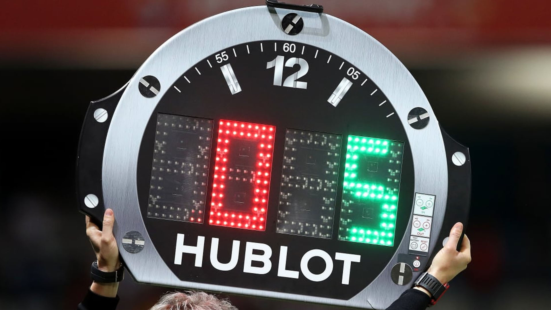 Premier League aprueba, de forma temporal, cinco cambios por equipo