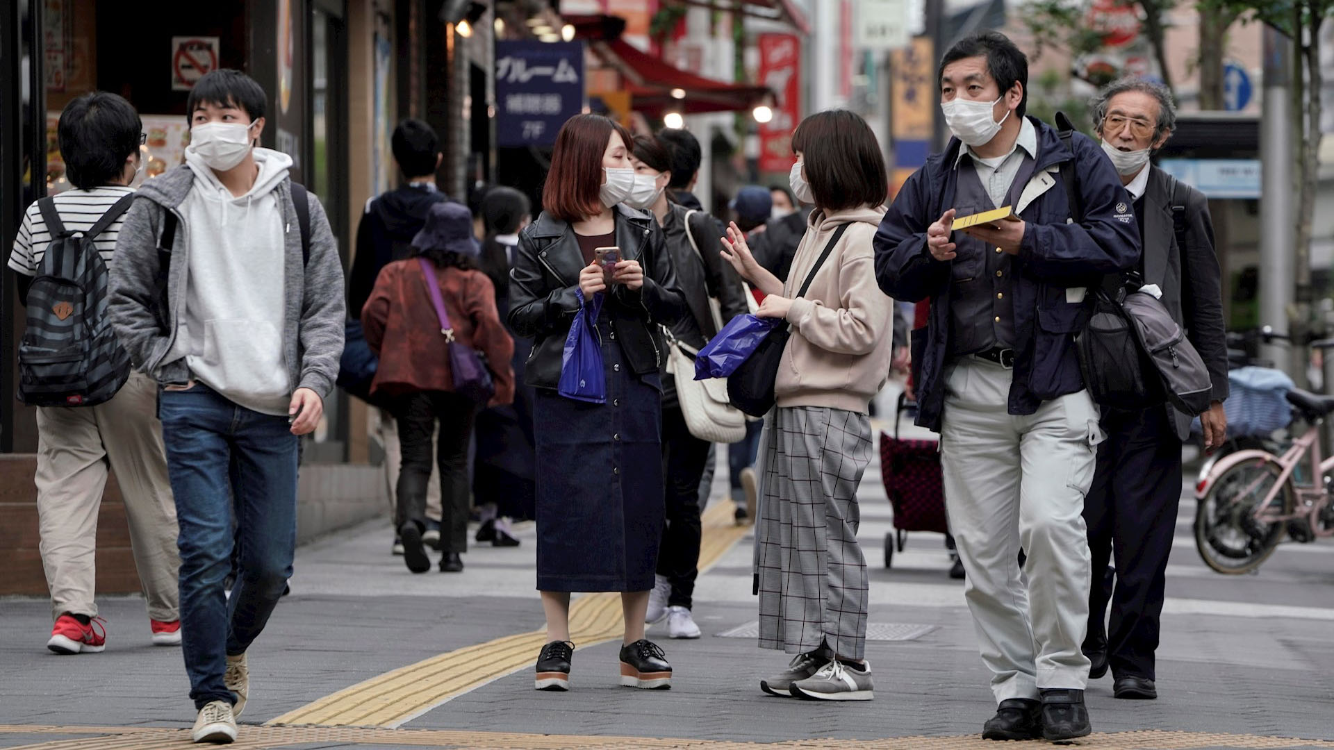 Suman 332 mil 900 muertos por COVID-19 en el mundo