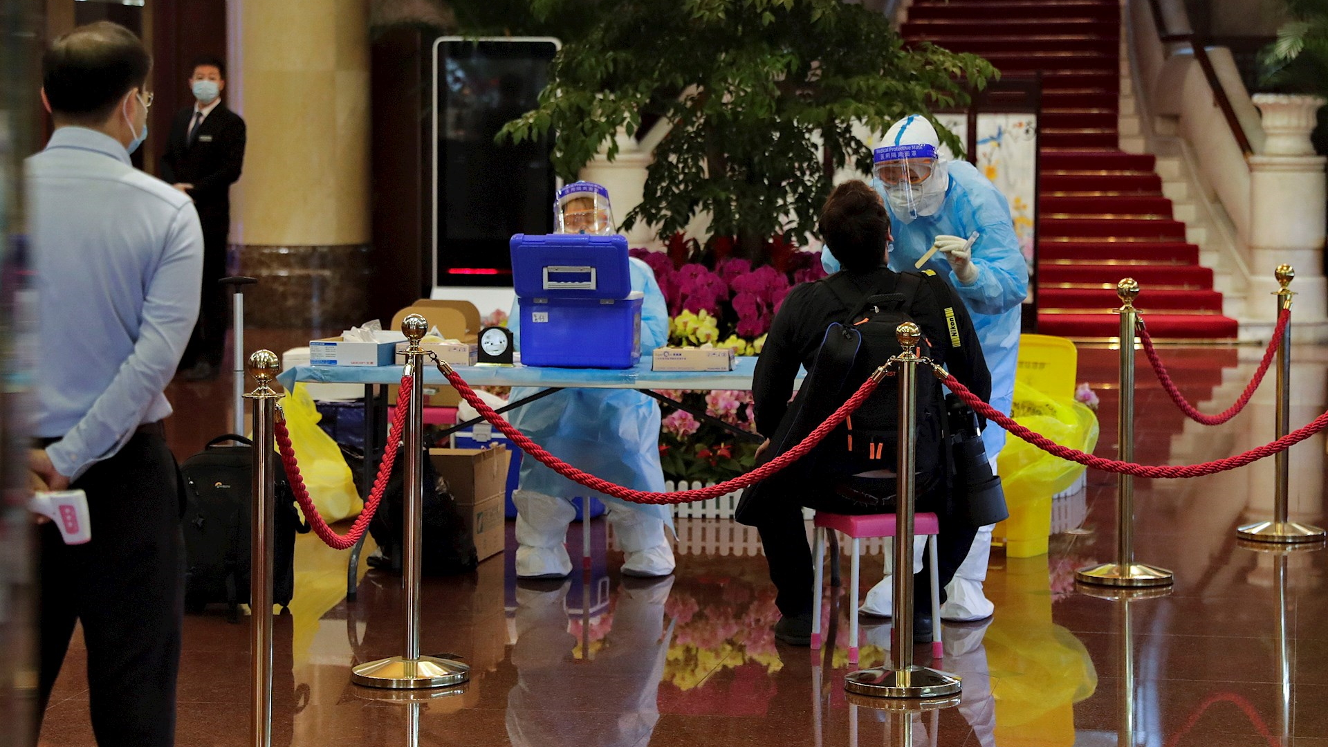 China registra solo dos casos nuevos de COVID-19