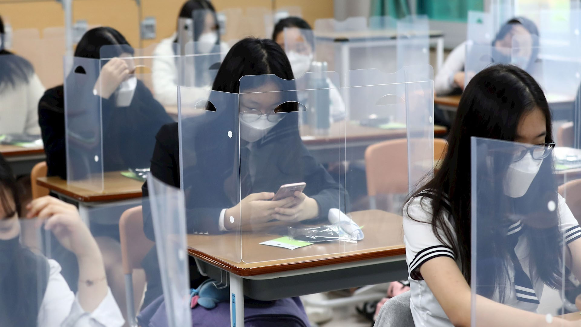 Comienza reapertura gradual de escuelas en Corea del Sur