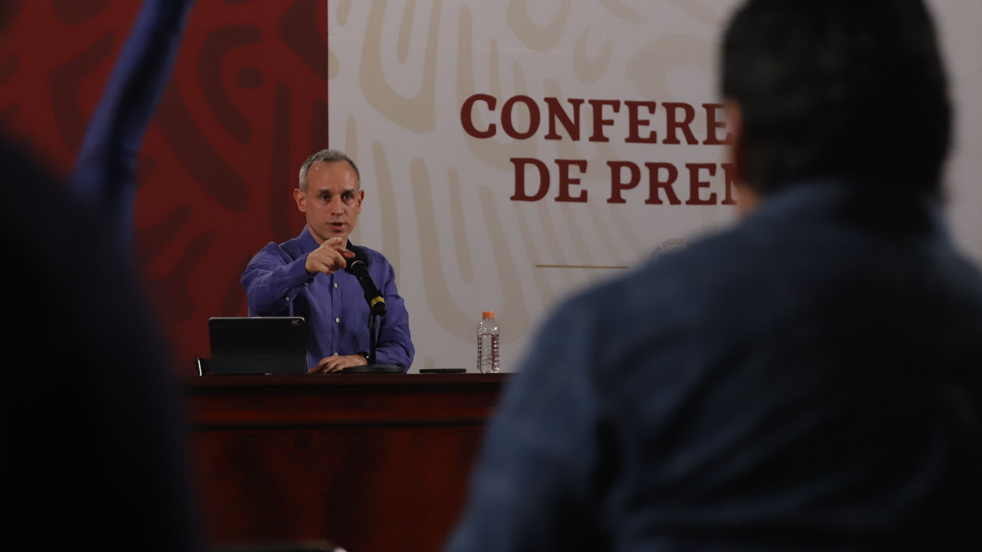 Juez rechaza suspender conferencias de López-Gatell sobre COVID-19