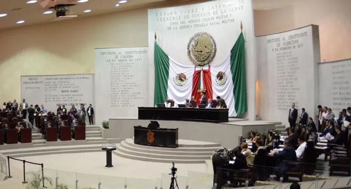 Oposición en Veracruz insiste en incorporar revocación de mandato; presentan exhorto al gobernador