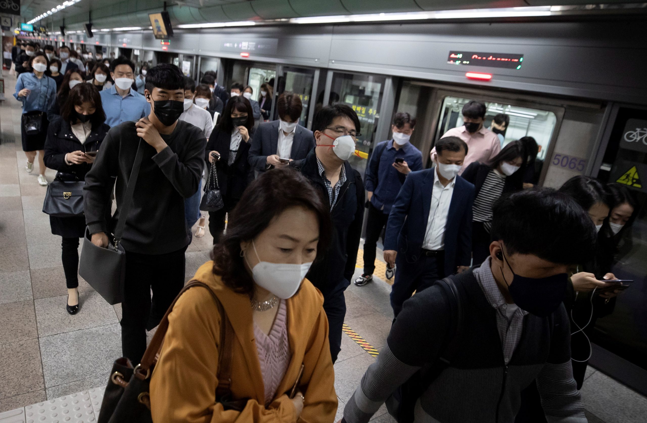 COVID-19 ha provocado la muerte de 291 mil 834 personas en el mundo