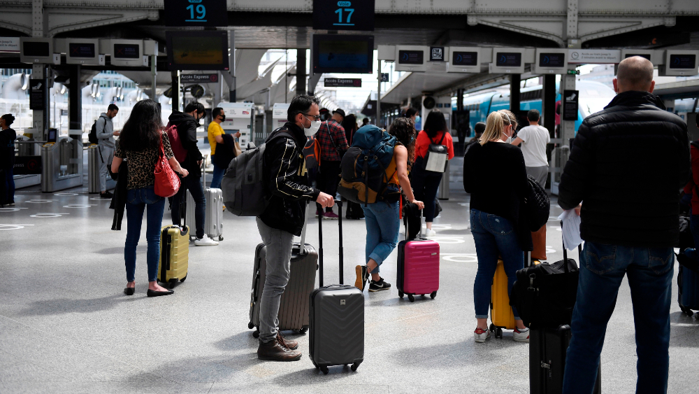 Francia supera la barrera de los 26 mil muertos por COVID-19